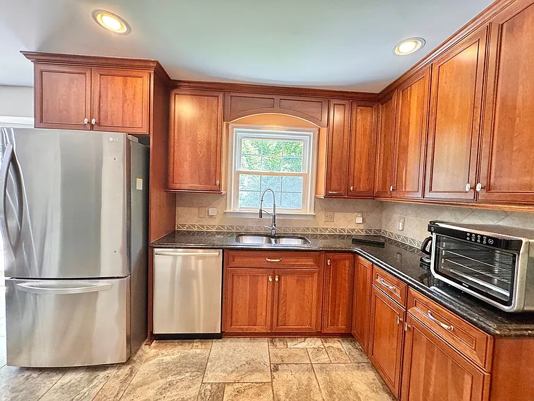 2026 Admiral Dr — Photo 5