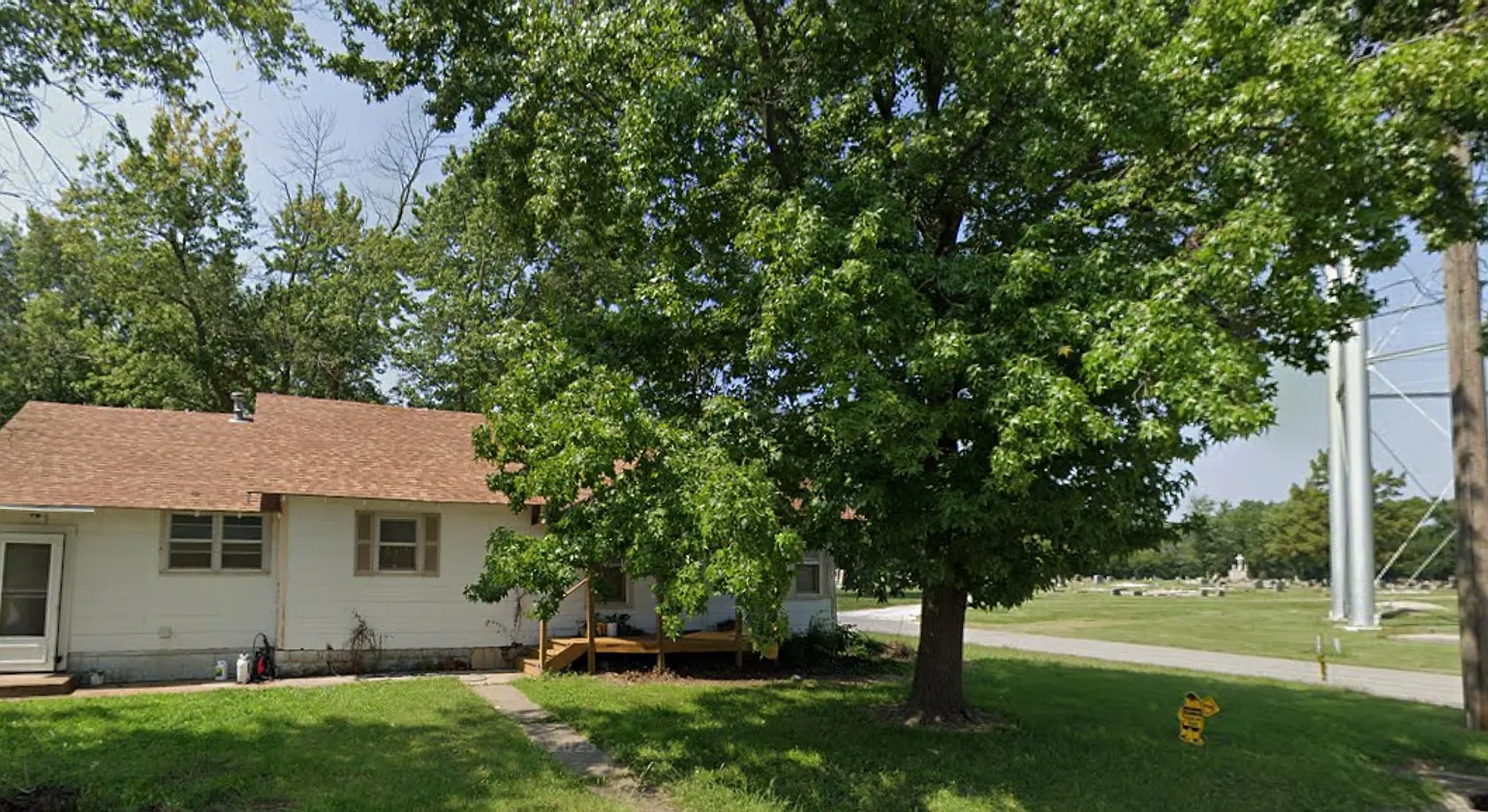 3 Bed / 1 Bath Home 901 W 7th, Chanute KS - Available Now — Photo 3