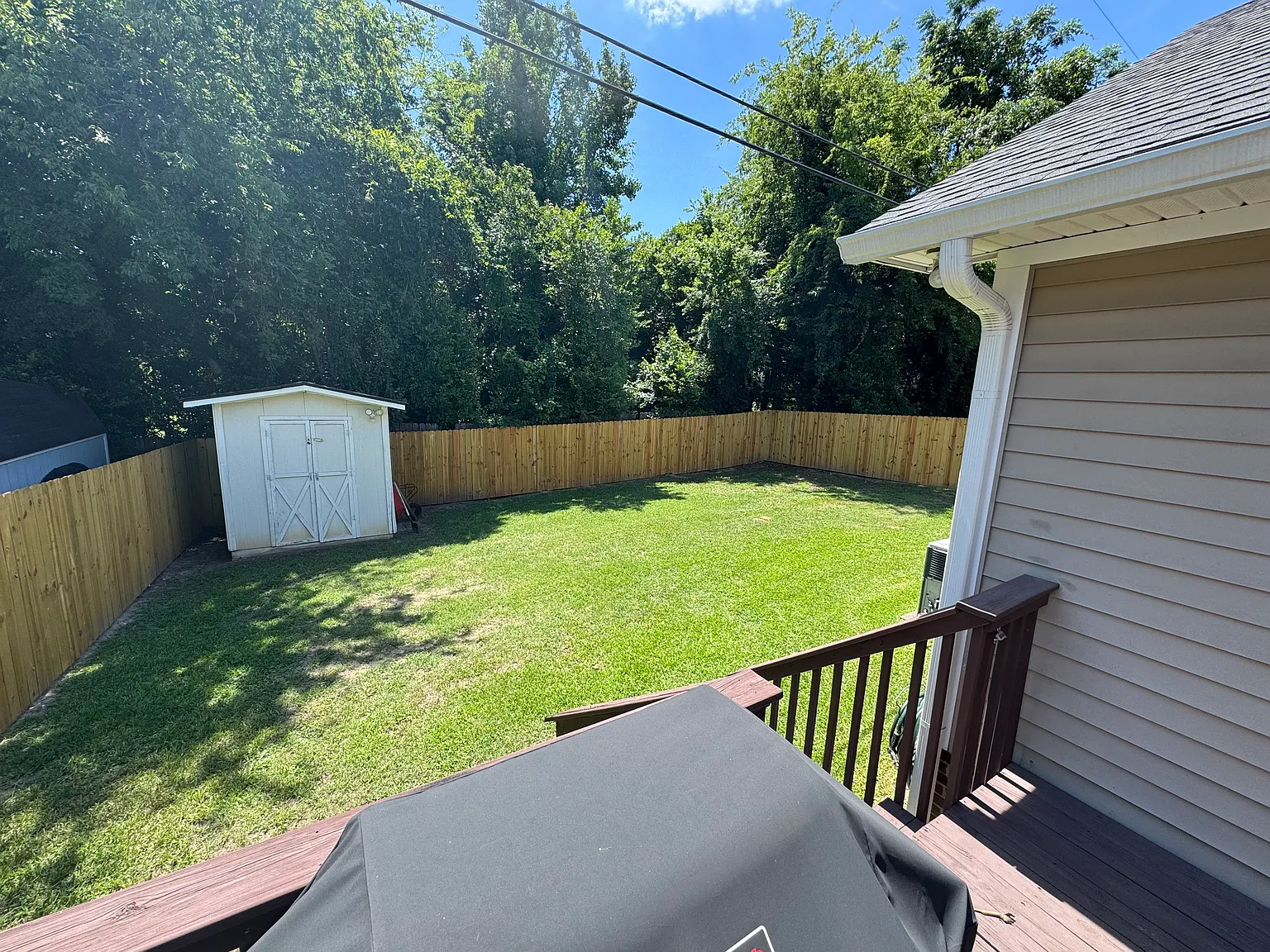 3 bed, 1360 sqft, $2,400 — Photo 2