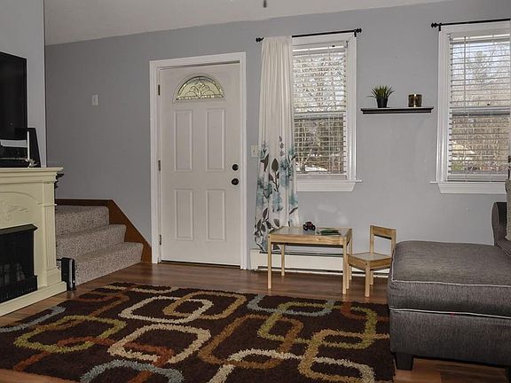 2nd image of 298 Creek St #298