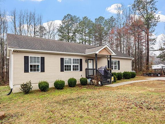 3rd image of 171 Beverly Ln