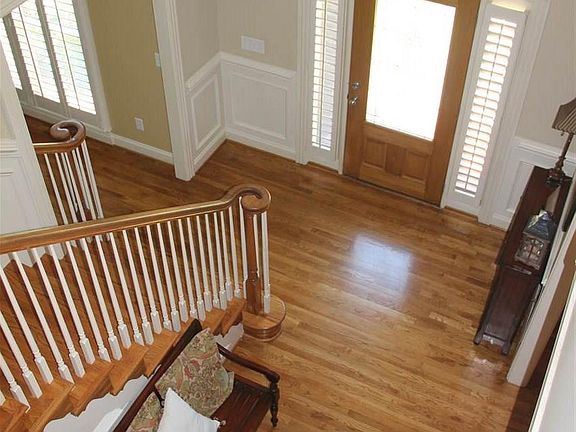 4th image of 663 Lake Crest Dr