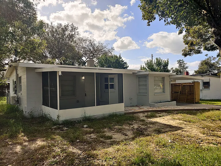 5500 Balboa Dr — Photo 2