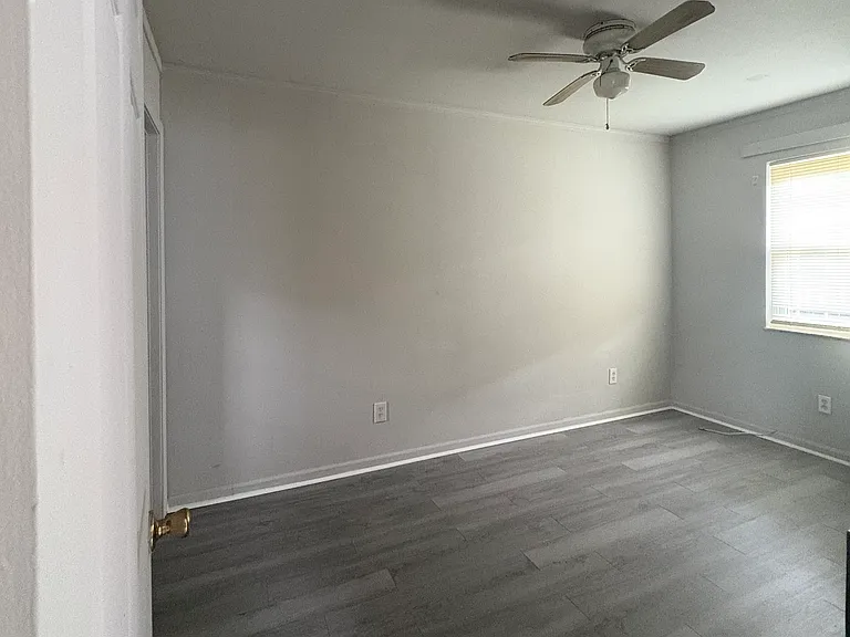 757 Coleman St SW #A — Photo 2