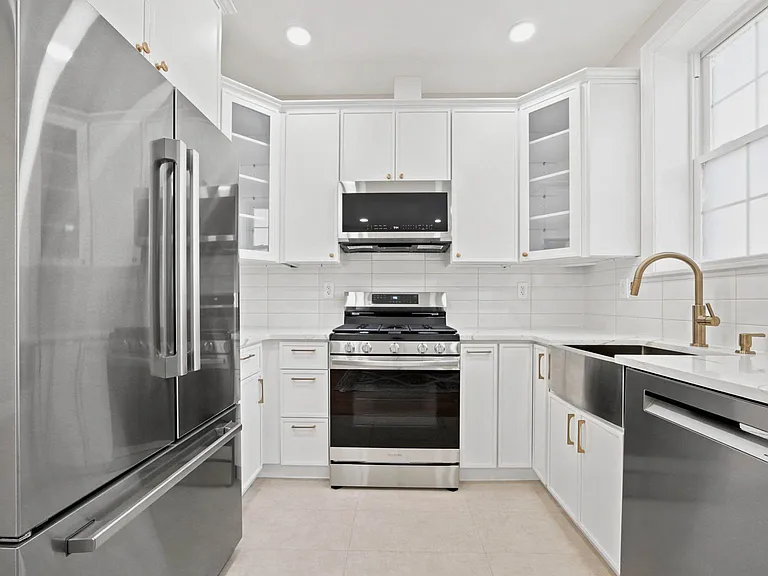 24-41 43rd St #Townhouse 1 — Photo 22