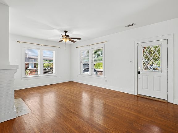 4th image of 3326 Burlingdell Ave