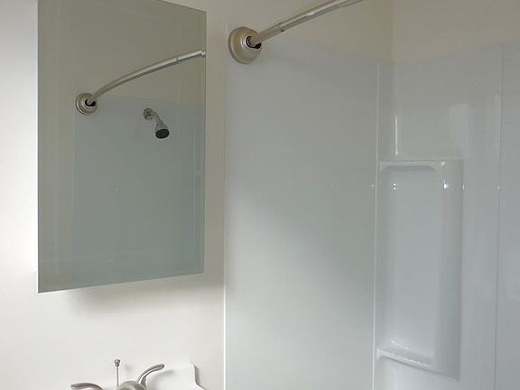 2nd image of 1221 De La Vina St APT A3