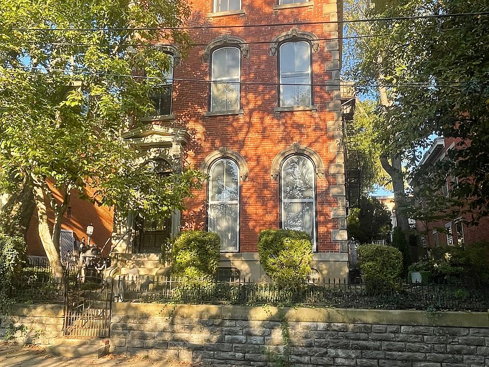 628 Sanford