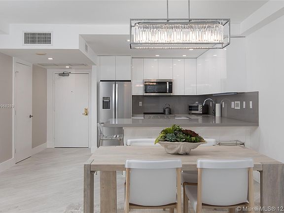3rd image of 2301 Collins Ave APT 1101