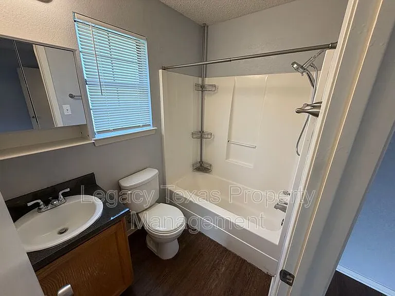 203 Willana Ct — Photo 12