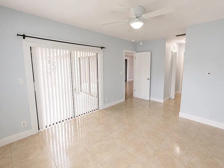 22384 Palomita Dr — Photo 16