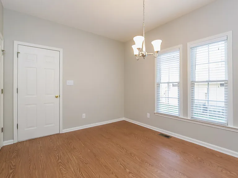 4527 Avion Park — Photo 3