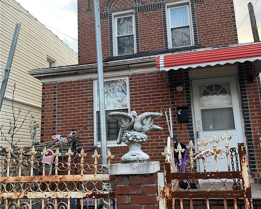 2nd image of 378 Drew St