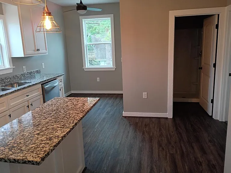277 Lake View Ln — Photo 16