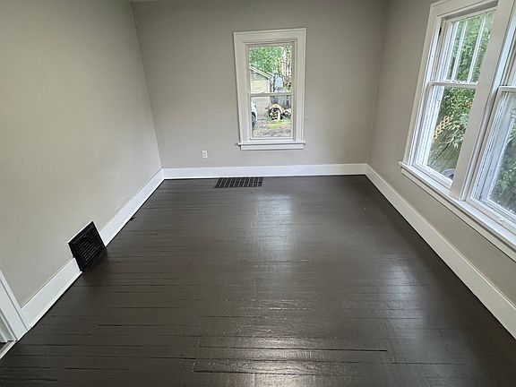 4th image of 2354 12th St SW