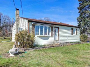 13388 Crossroads Ave, Felton, PA 17322