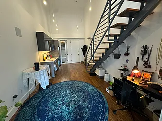 Rented by Loom Capital Group Inc.