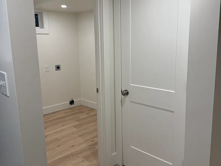 2418 E Kirkwood St — Photo 15