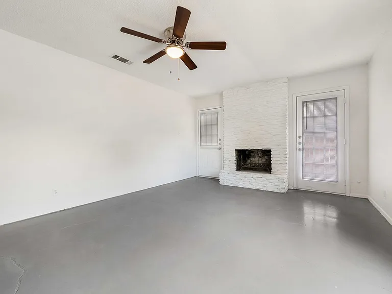 2517 Glen Springs Way #A — Photo 2