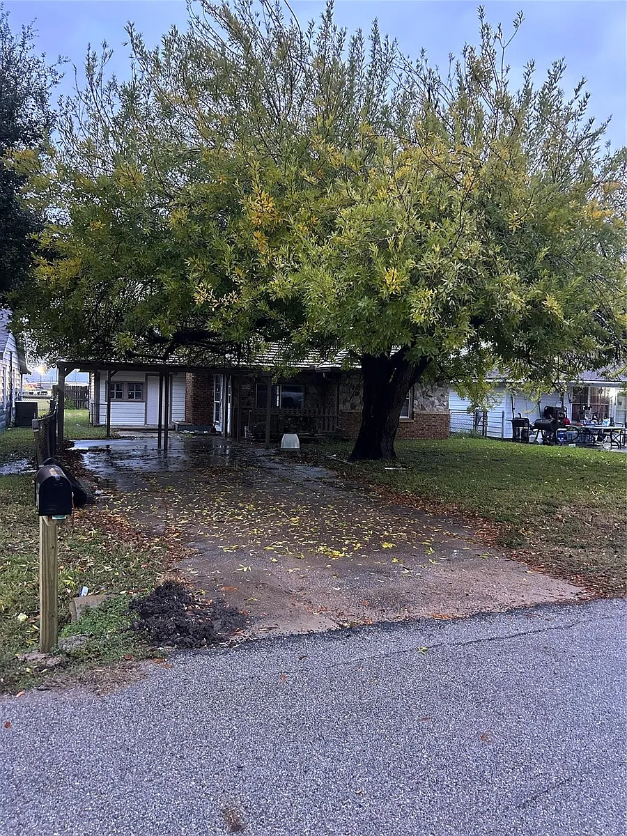 Building Photo - 2018 N Avenue H