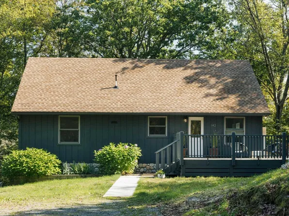 142 E Fallkill Road, Hyde Park, NY 12538