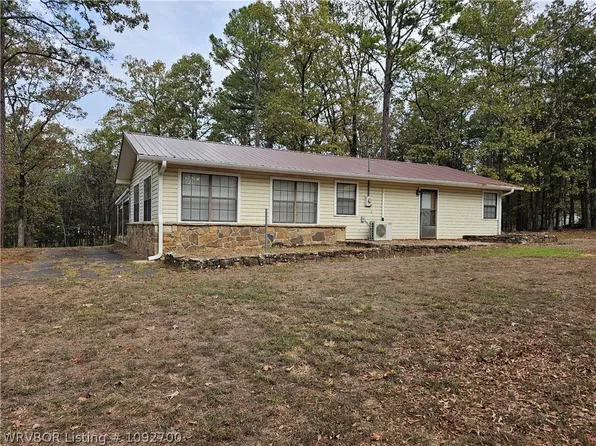 320 Memory Ln, New Blaine, AR 72851