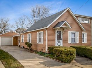 14 Railroad St, Dundee, IL 60118