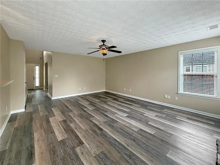 1210 Skylar Ridge Cir — Photo 10