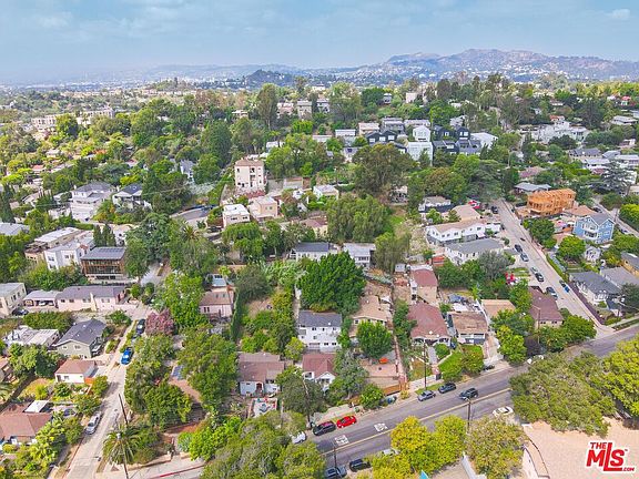 3rd image of 2011 Echo Park Ave
