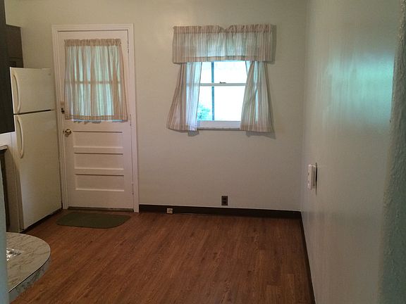 Eat-in Area of kitchen 