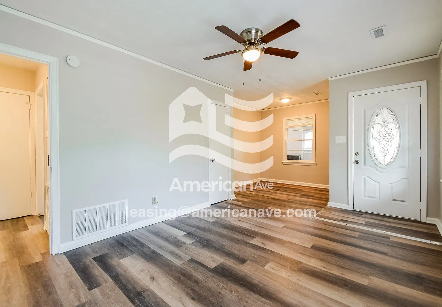 3 bed, 2.0 bath, 1555 sqft, $1,093 — Photo 3