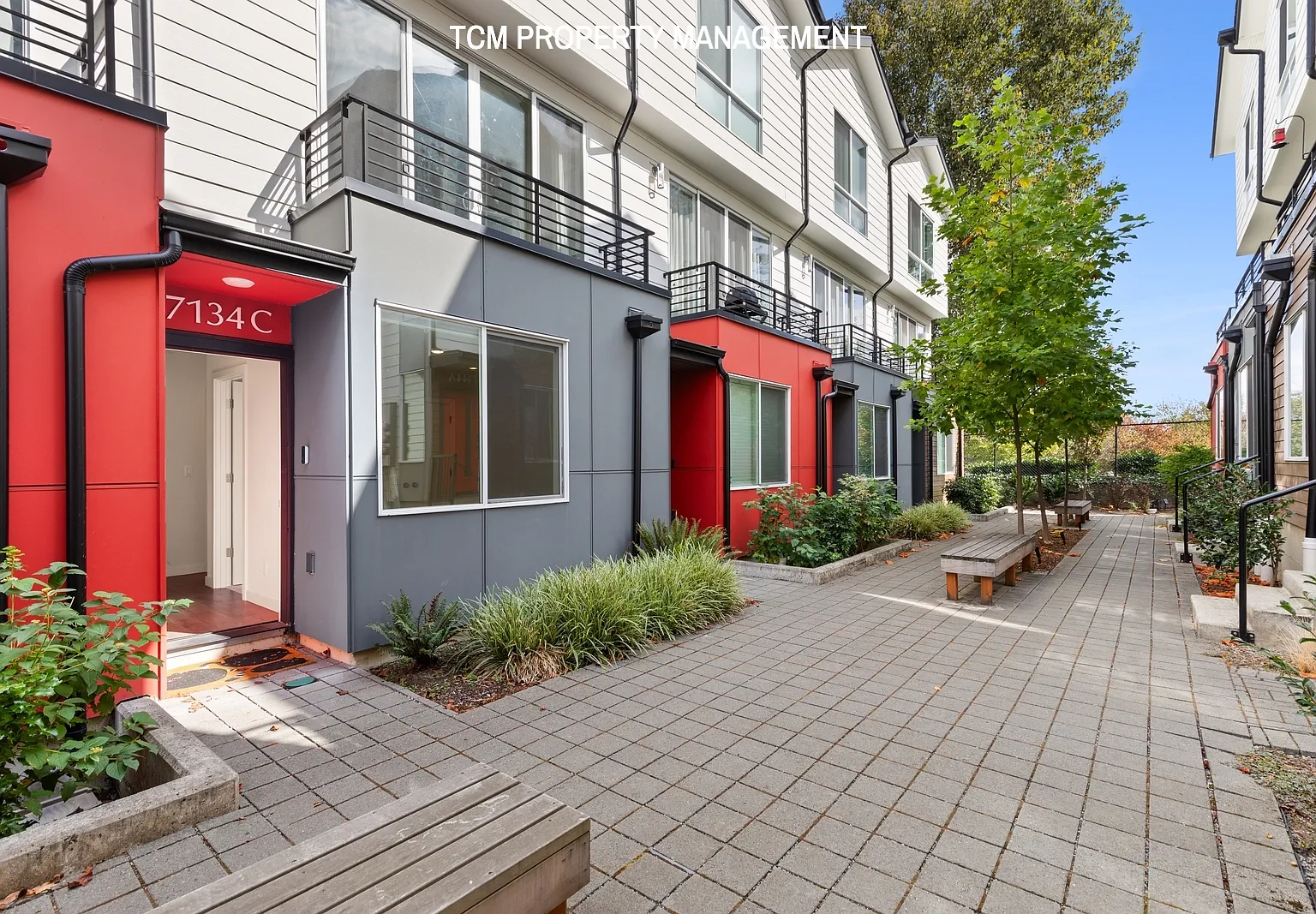 3 bed, 1281 sqft, $2,800 — Photo 2