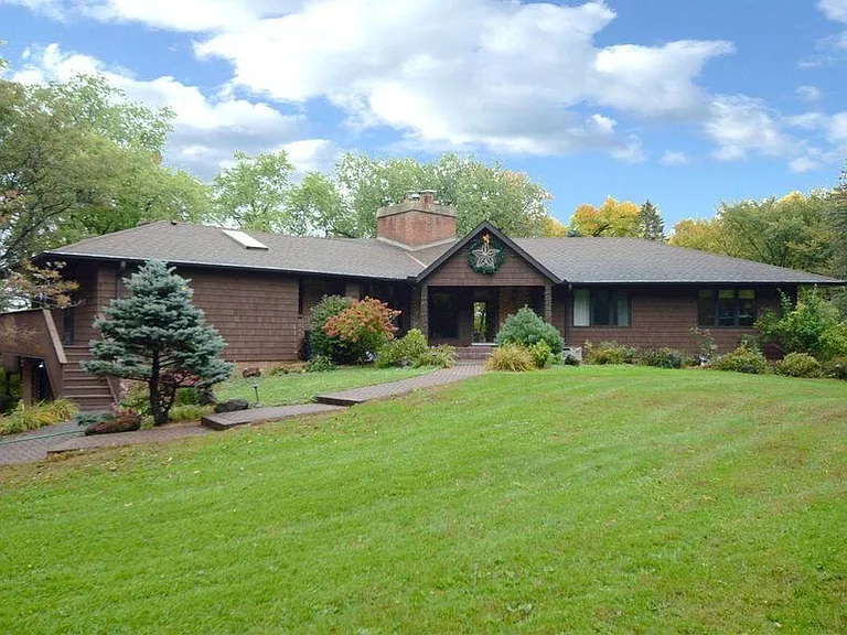 1 Raccoon Rd — Photo 2