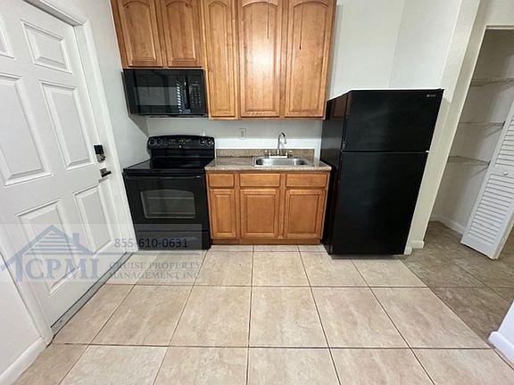5th image of 40 SE 19th Ave APT 115