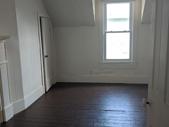 2nd image of 79/81 Moull St