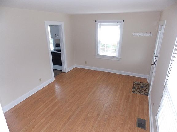 5th image of 1136 Lindsay St