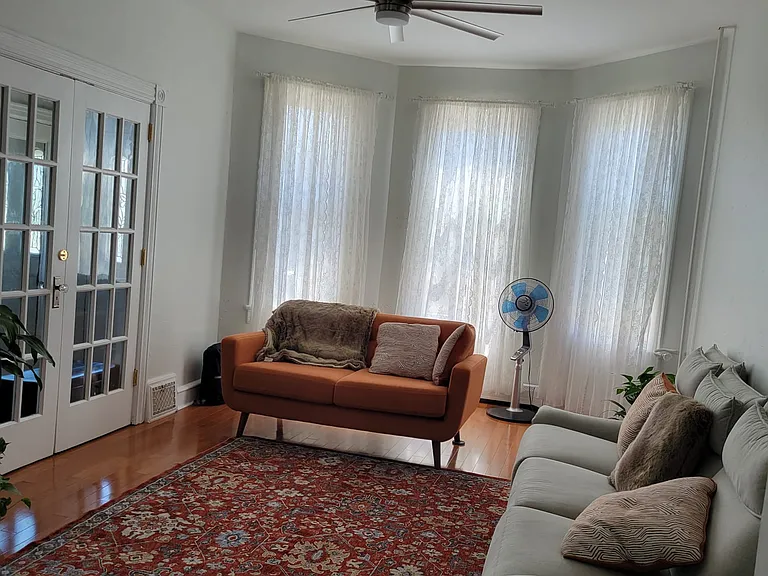 78 Pearsall Ave — Photo 4