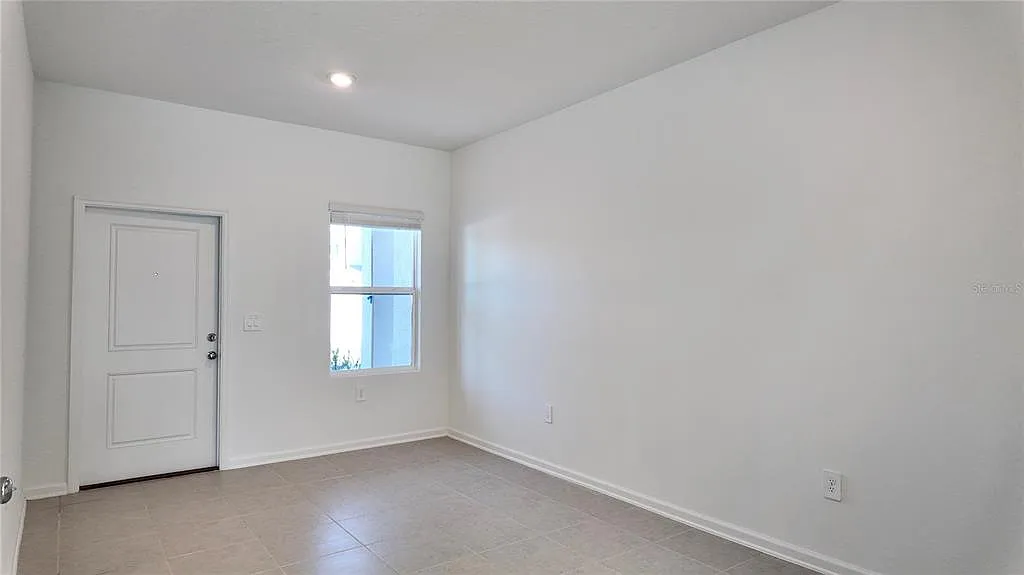 3 bed, 2.5 bath, 1840 sqft, $1,950 — Photo 3
