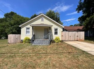 418 2nd St SW, Hickory, NC 28602