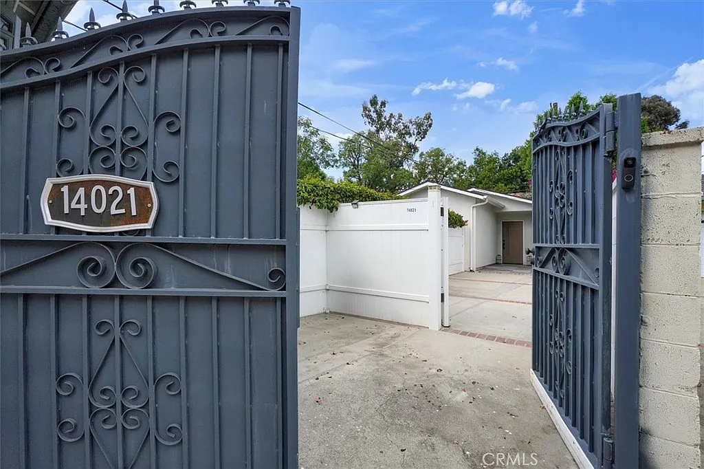 2 bed, 1200 sqft, $3,500 — Photo 4