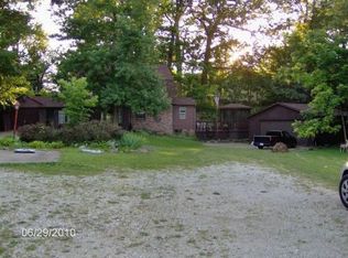 656 10th St, Silvis, IL 61282