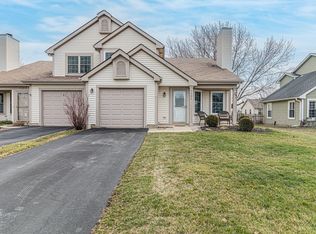 1121 Bradbury Cir, Carol Stream, IL 60188