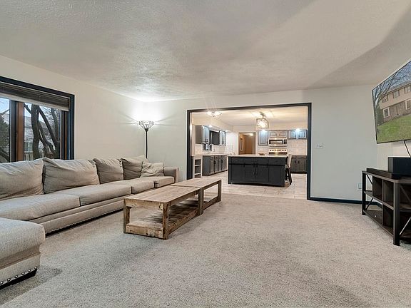5th image of 5230 Solitude Dr