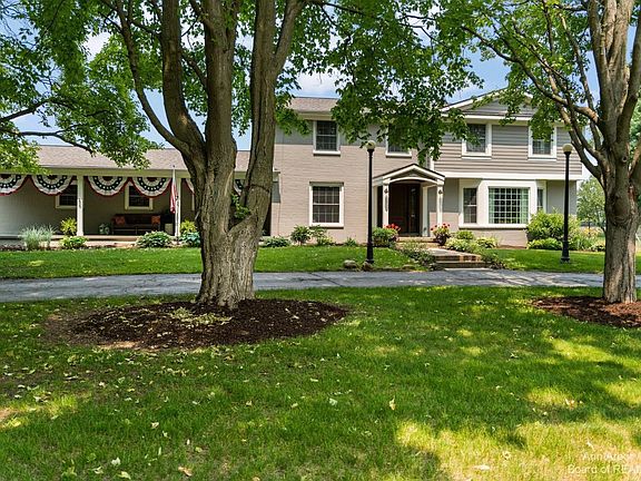 5th image of 3720 Meadow Ln