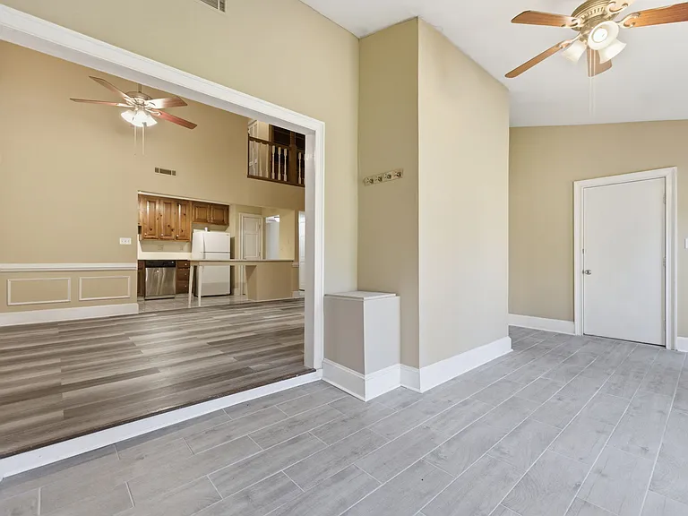 320 Forestgate Ct — Photo 10