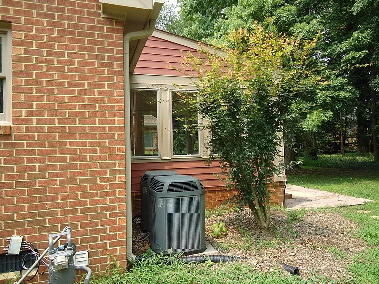 105 Mariners Cir — Photo 16