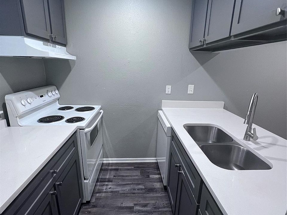 1st image of 218 E Bridge St APT 9