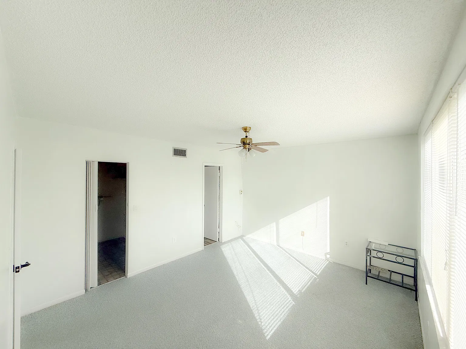 1 bed, 1.0 bath, 1090 sqft, $800 — Photo 3