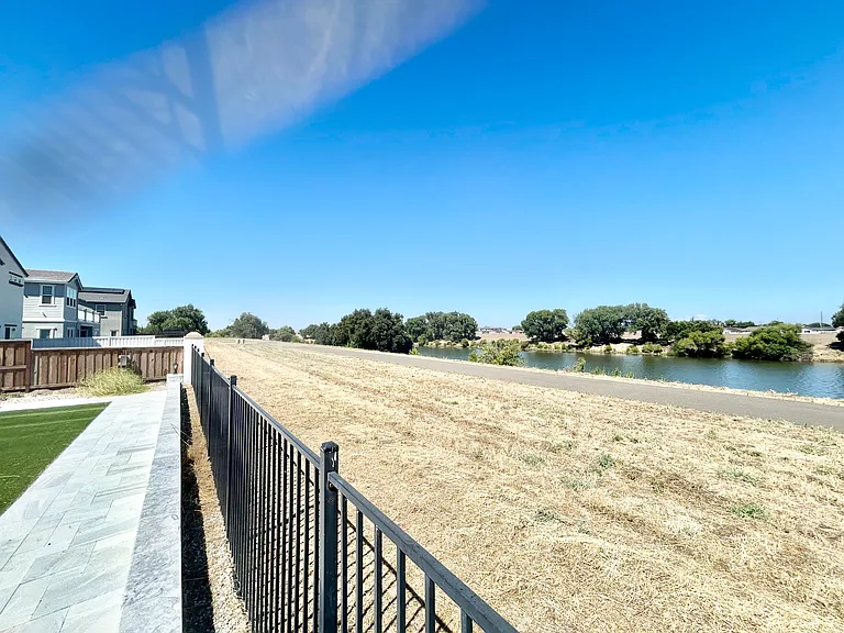 18562 Back Bay Dr — Photo 41