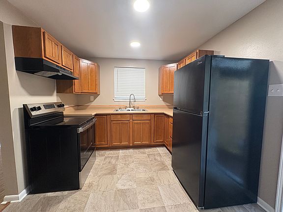 5th image of 823 Verret St #1/2-B